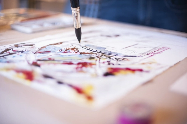 an Kunstworkshops teilnehmen